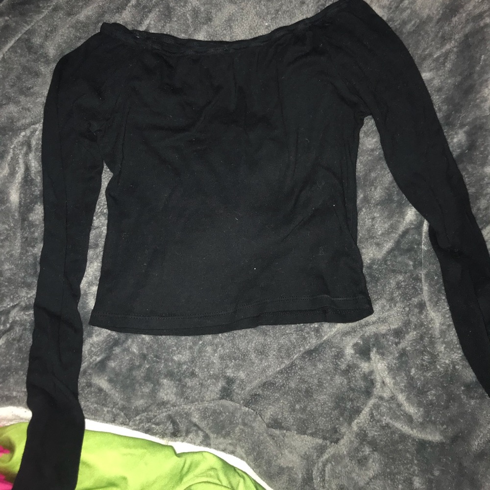 Brandy Melville Long Sleeve Crop Top